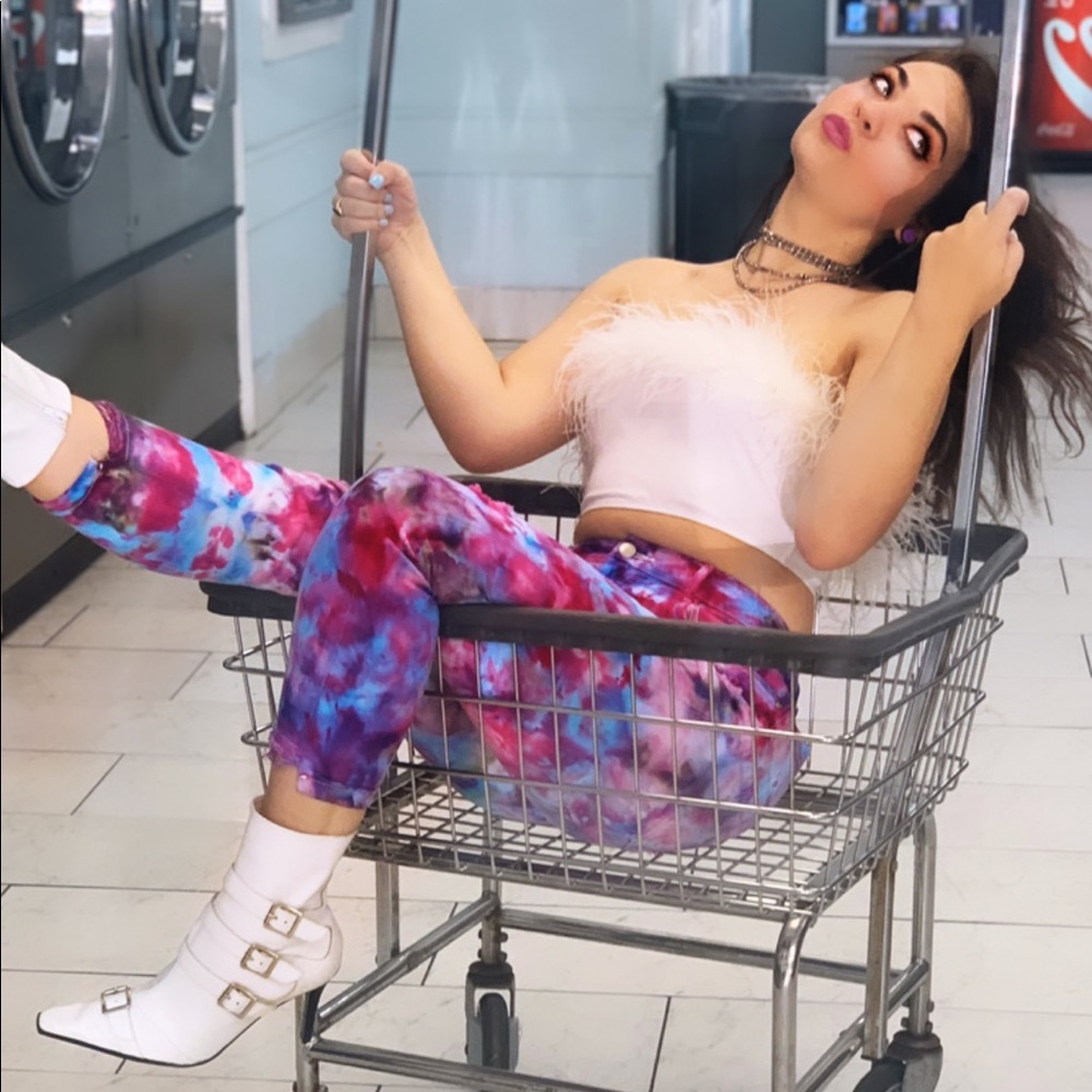 Meet your Posher, Freak Laundry ⚡️🤟🏽💖